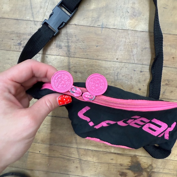 Vintage 80s LA Gear Fanny pack - Picture 2 of 3